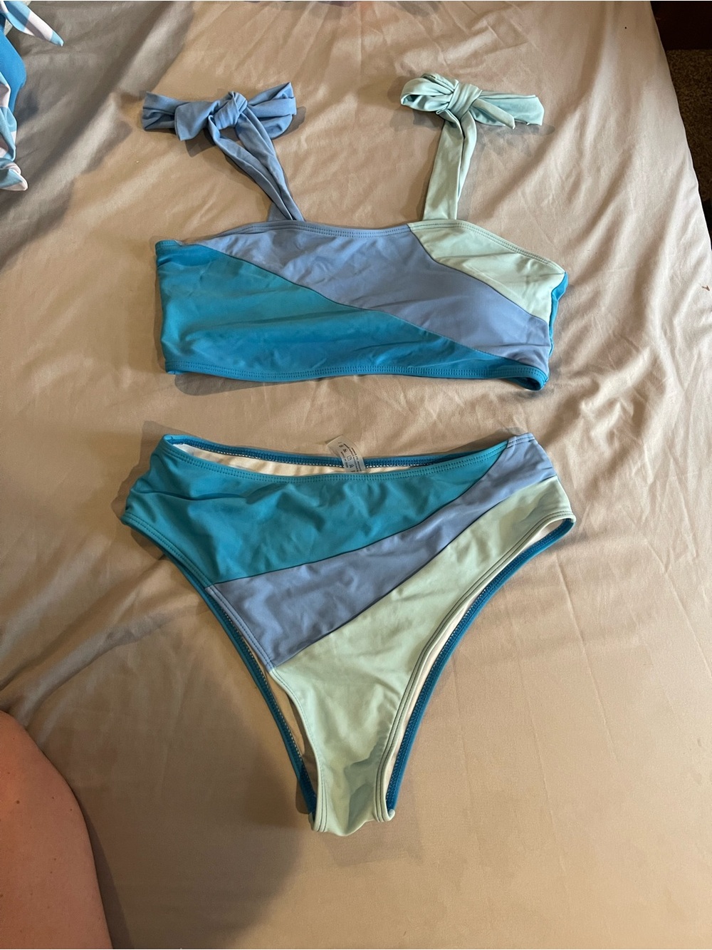 SHEIN Blue, Light Blue & Mint Colorblock Bikini Set